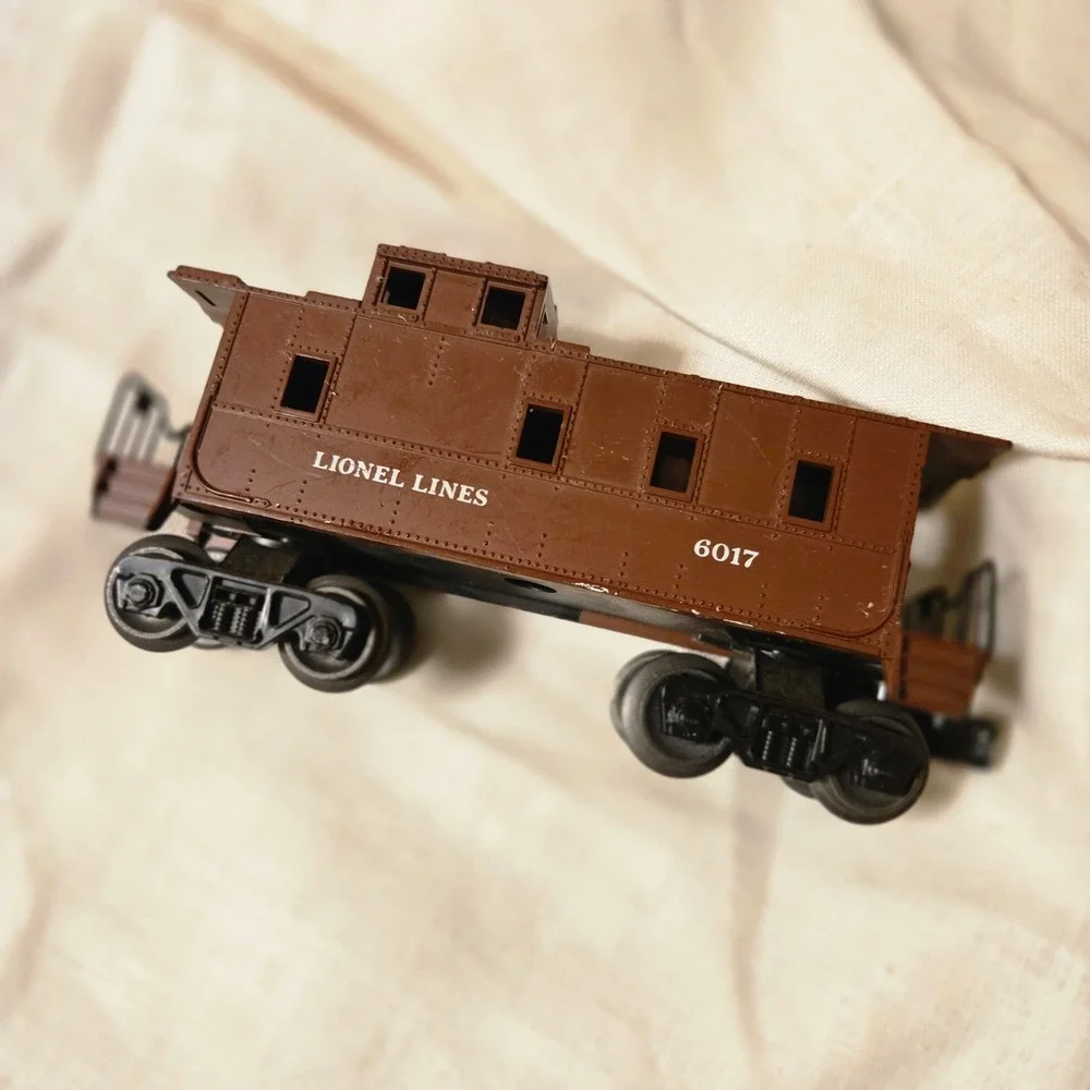 VTG Lionel Postwar O27 Brown Caboose 6017 Toy Train Rolling Stock Model Railroad